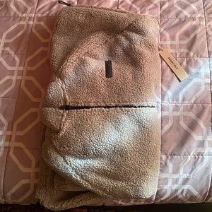 FEAR OF GOD ESSENTIALS (L) Dark OatMea Half Zip Up Hoodie